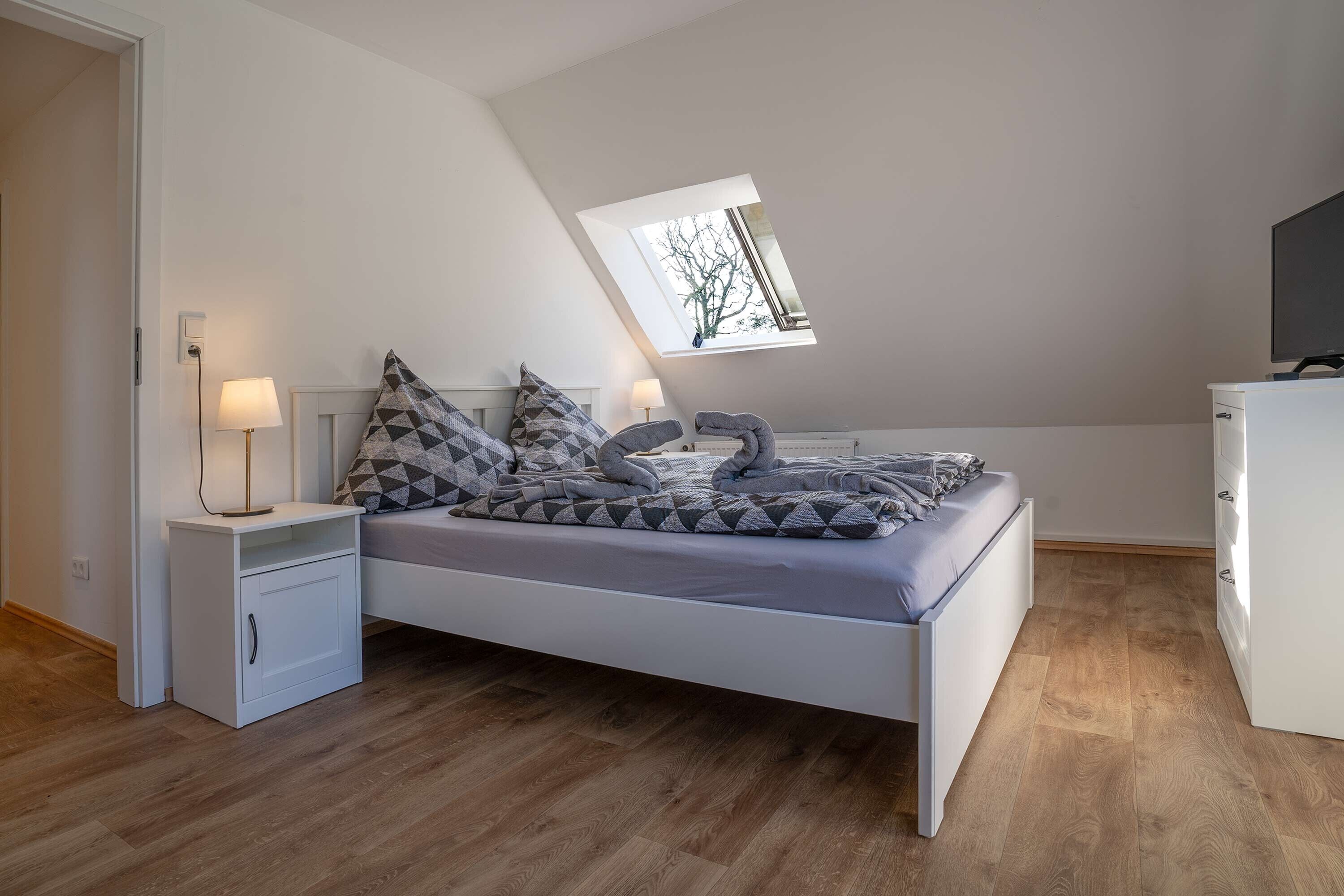 3 bedrooms, free WiFi, bed sheets