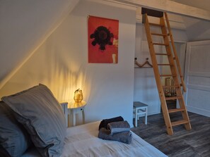 2 dormitoris, planxa i posts de planxar, wifi gratuïta i roba de llit 