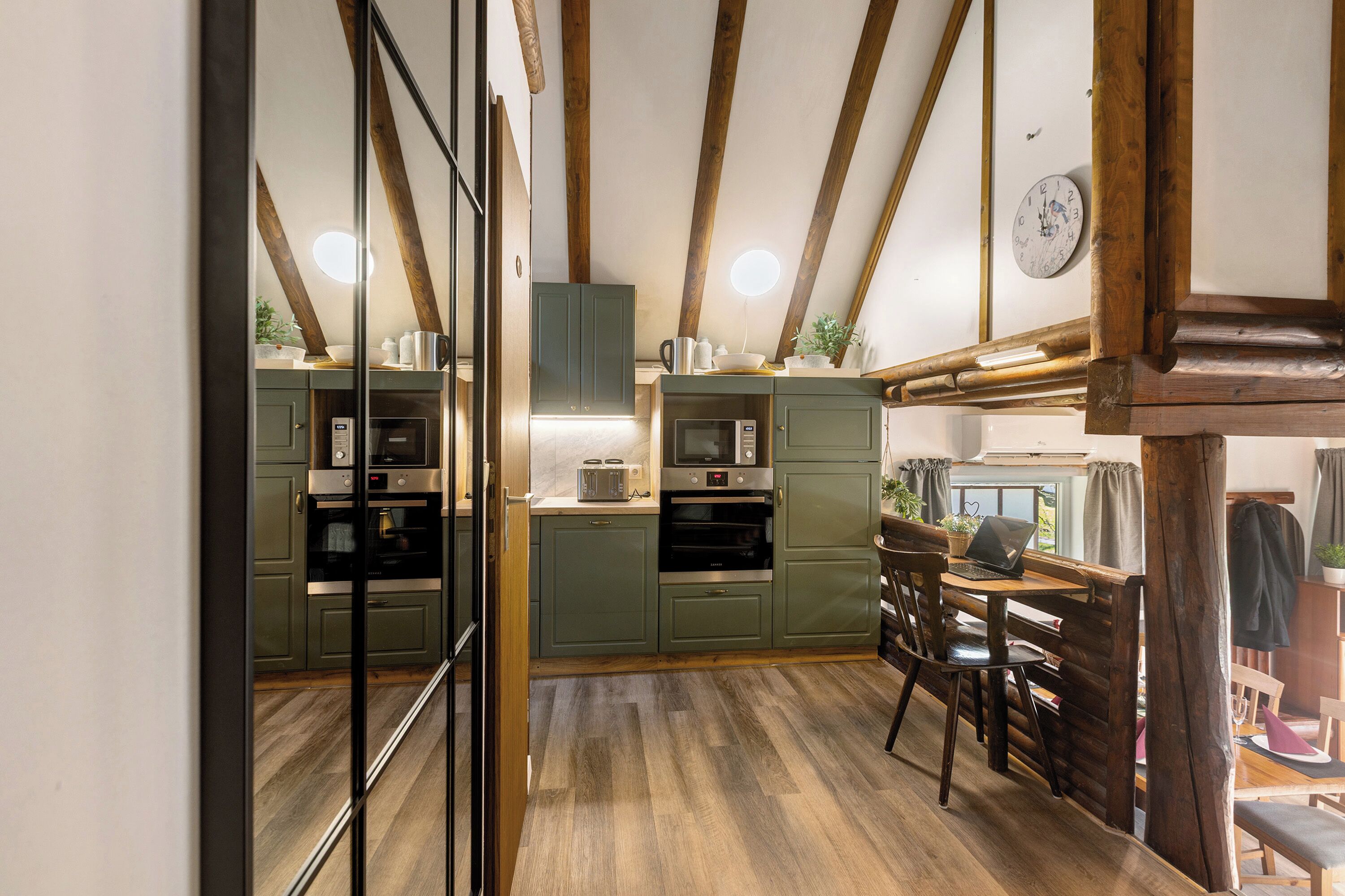 Geladeira, micro-ondas, fogão, cooktop