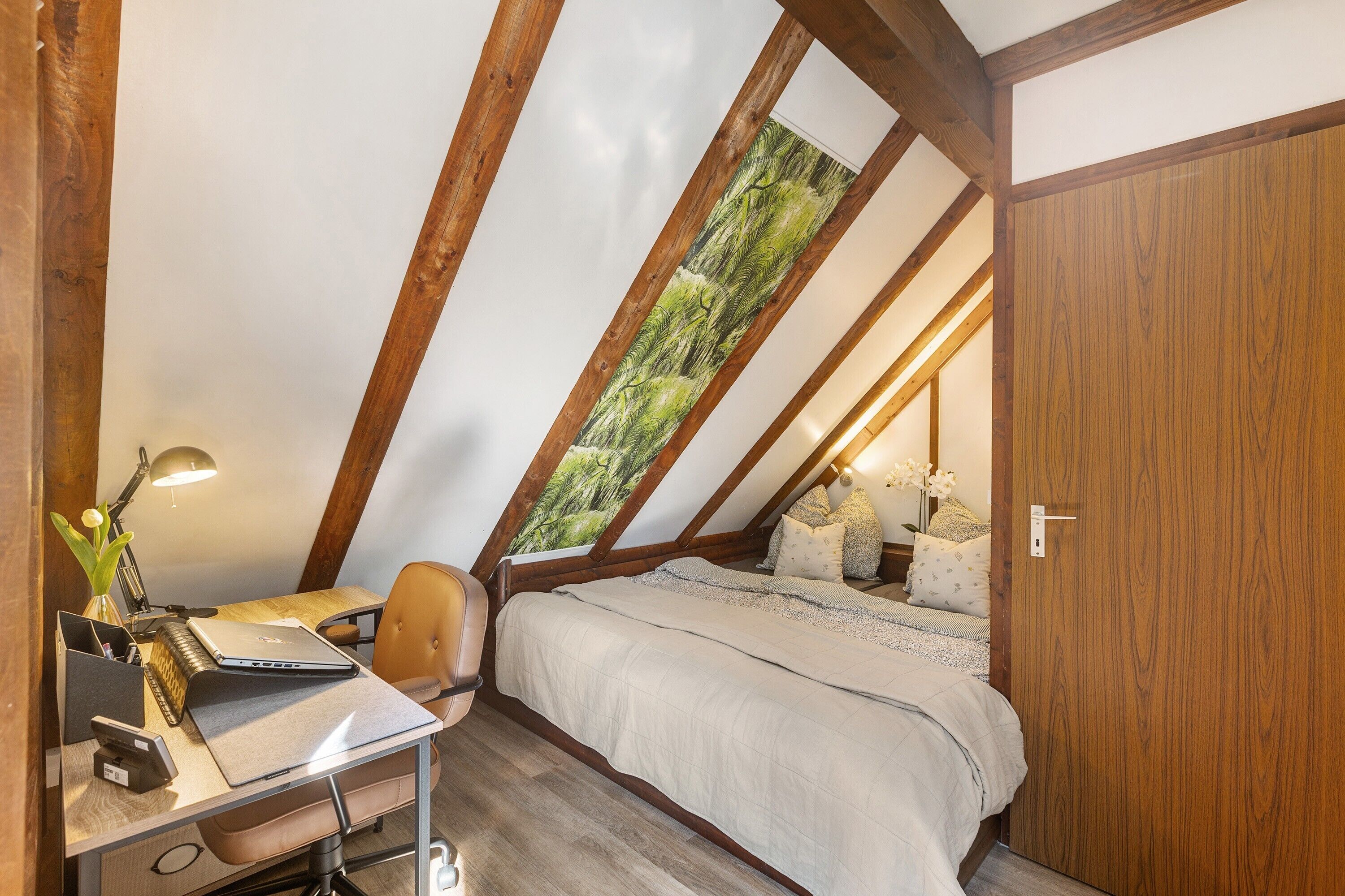 2 bedrooms, iron/ironing board, free WiFi