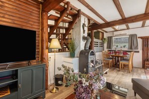 Interior - Holiday Home 'Rotkäppchen' with Private Terrace, Wi-Fi and Air Conditioning (Frankenau)