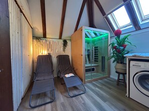 Sauna - Holiday Home 'Rotkäppchen' with Private Terrace, Wi-Fi and Air Conditioning (Frankenau)