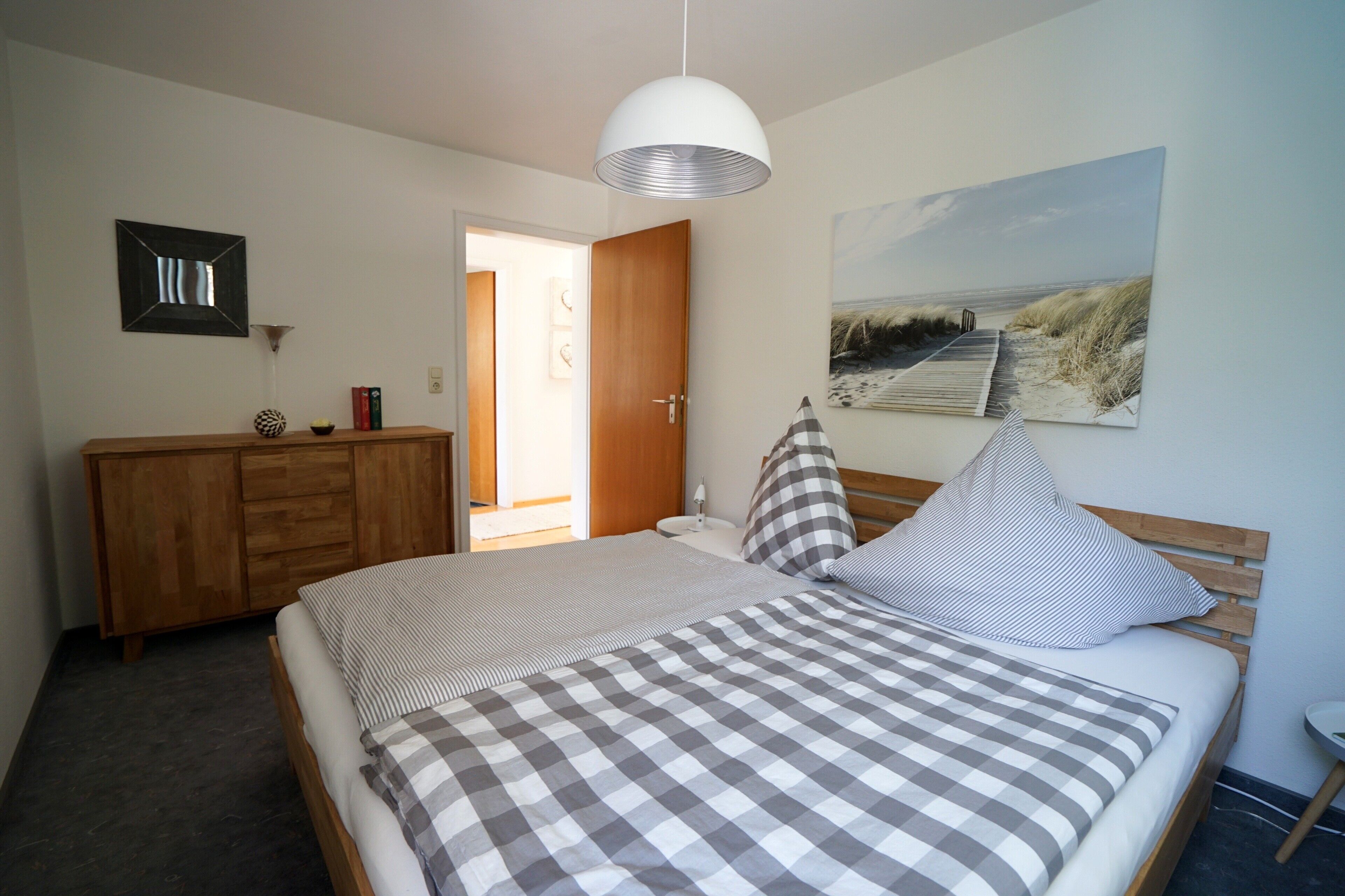 2 多间卧室、熨斗/熨衣板、免费 WiFi、床单