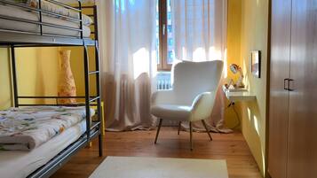 2 dormitorios, tabla de planchar con plancha, wifi gratis y ropa de cama