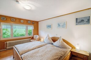 2 bedrooms, free WiFi, bed sheets