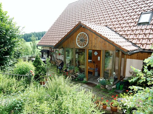 Ferienwohnung '1' mit gemeinsamer Terrasse und gemeinsamem Garten