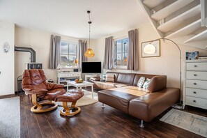 TV, fireplace, DVD player, stereo