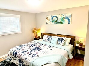 4 bedrooms, desk, iron/ironing board, free WiFi