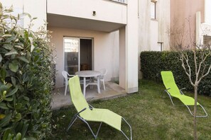 Outdoor dining - Apartment in Agde near Sandy Beach (Agde)