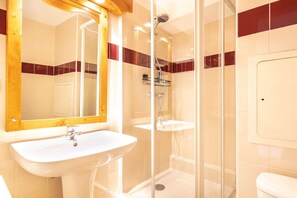 Shower - Alpine Apartment in Chamrousse (Chamrousse)