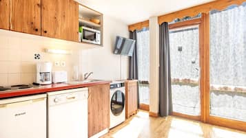 Kühlschrank, Mikrowelle, Geschirrspüler