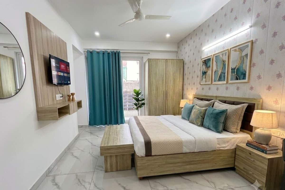 Deluxe Room, Balcony | Soundproofing, free WiFi