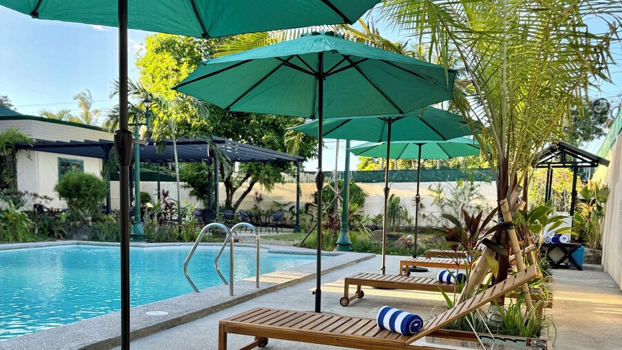 La Planta Hotel and Restaurant