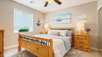 3 bedrooms, desk, WiFi, bed sheets