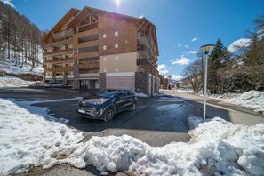 Property grounds - Studio in Alps with Pool near Ski Resort (Allos)