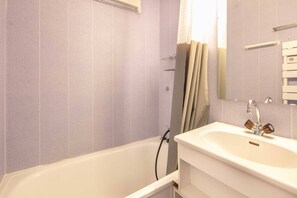 Hair dryer - Mountain Views & Slope Access (Chamrousse)