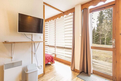 Ski-In Comfort with Scenic Views