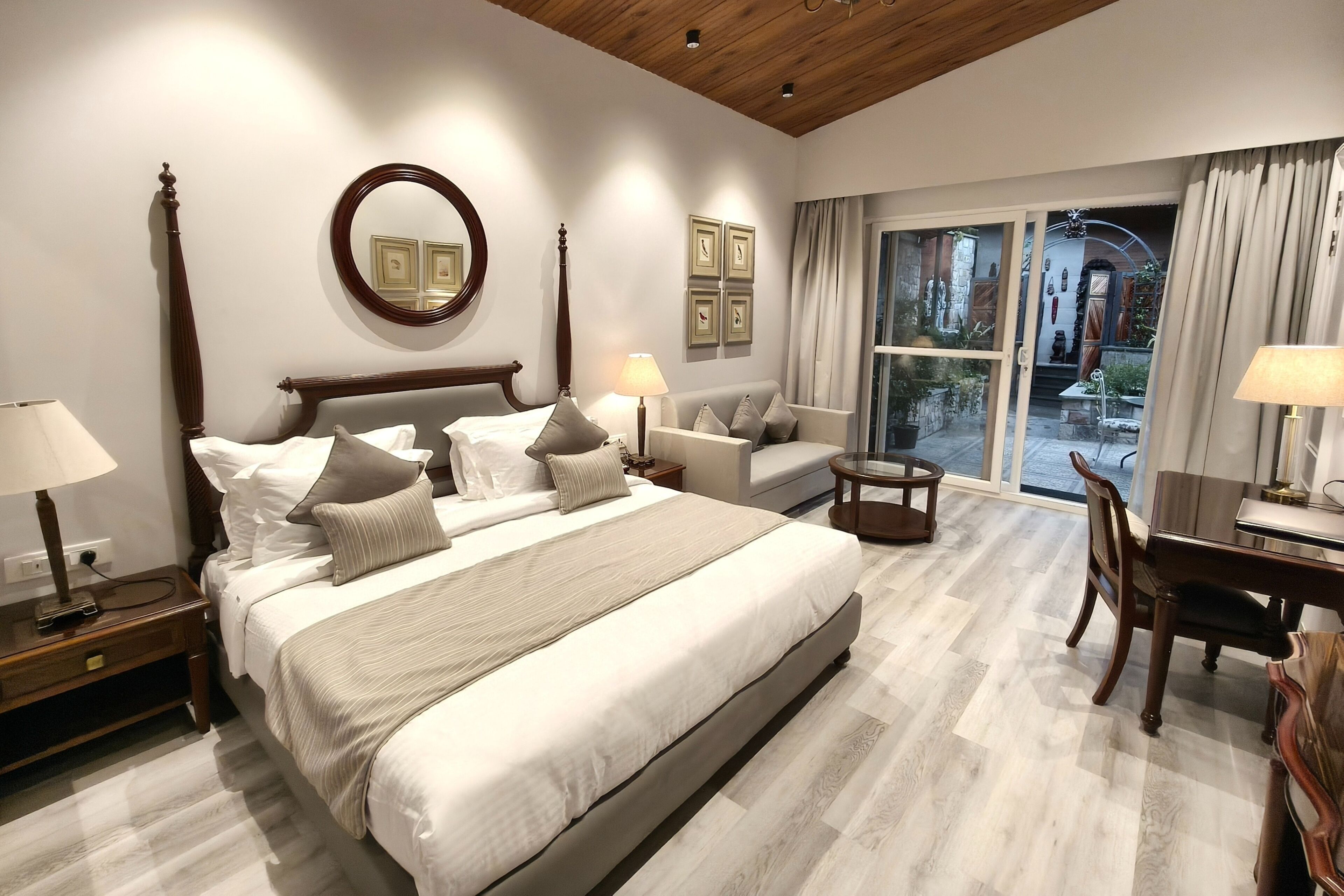 Terrace Cottage with Bathtub