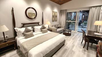 Terrace Cottage with Bathtub | Free minibar, soundproofing, iron/ironing board, free WiFi