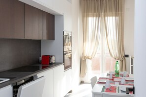 Fridge, microwave, oven, stovetop - Exclusive Guest House - Fiera Milano Rho (Rho)