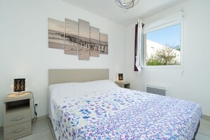 3 bedrooms, free WiFi - Sunny Villa Near Valras Beach (Valras-Plage)