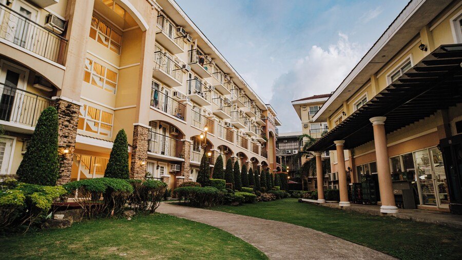 🌿 Stylish & Serene Stay in Davao City 🌿