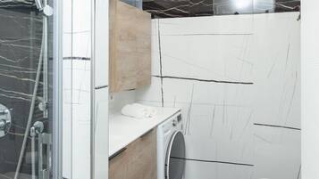 Een douche, een haardroger, een bidet