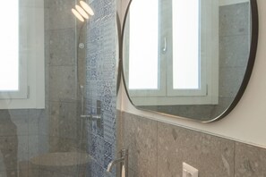 Shower, bidet - Design Lab - New Exclusive Apartment (Milano)