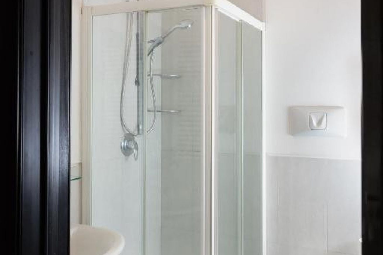 Doccia, asciugacapelli, bidet, asciugamani