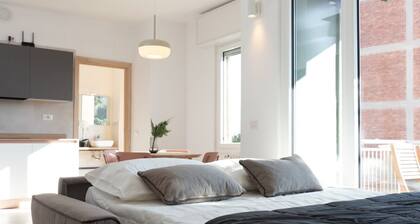 New Exclusive Melegnano Apartments- Near train station X5