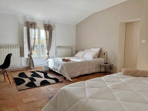6 Schlafzimmer, Bügeleisen/Bügelbrett, Reisekinderbett, kostenloses WLAN