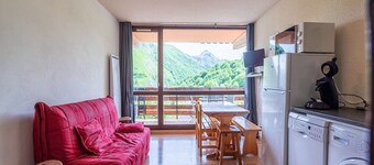Apartment in Saint-Sorlin near Ski Resort