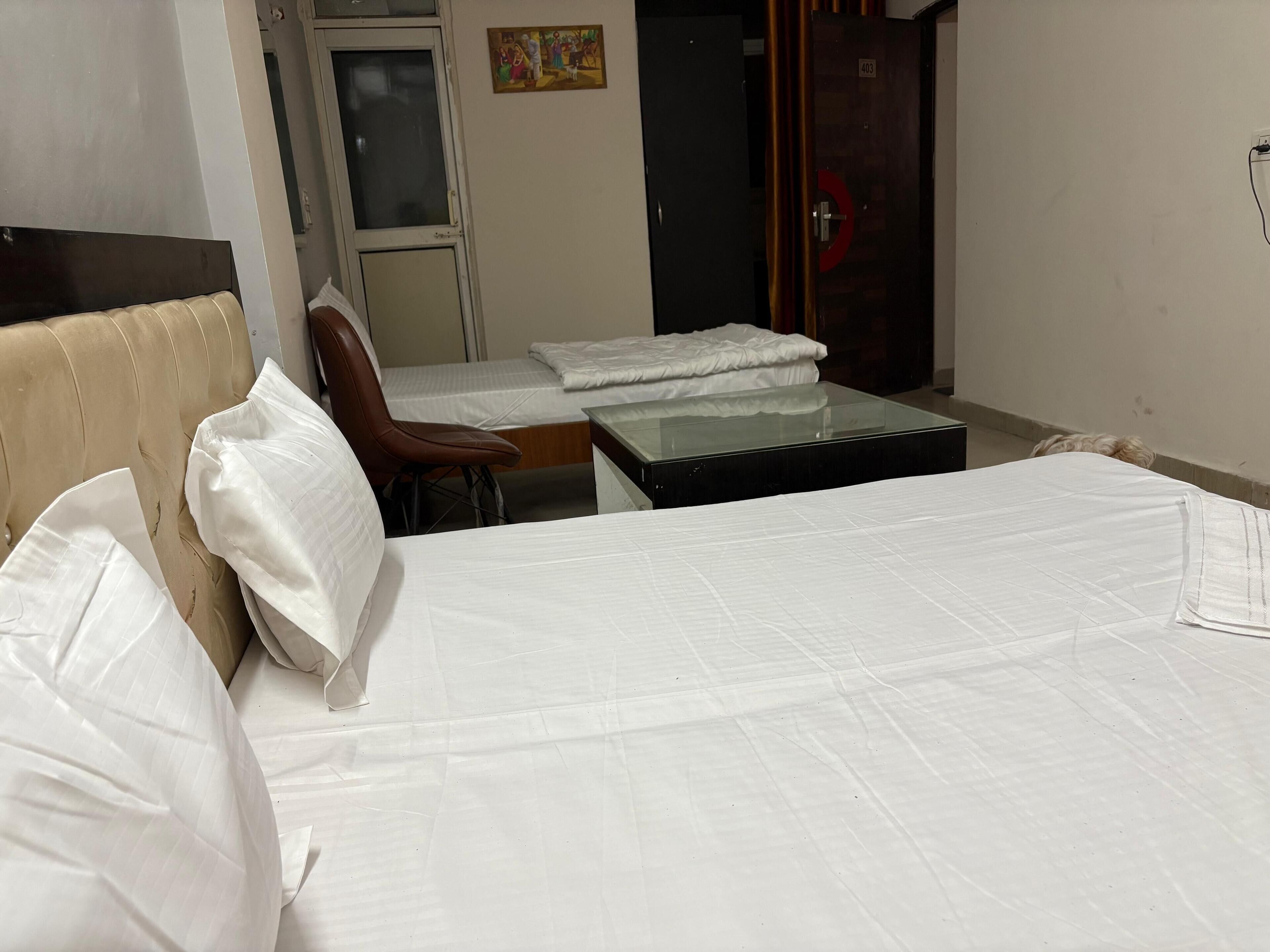 Desk, laptop workspace, free WiFi