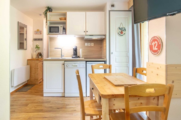 Fridge, microwave, dishwasher, coffee/tea maker