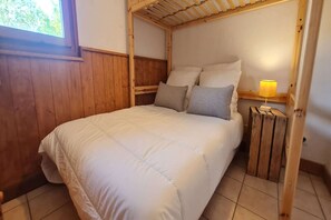 2 Schlafzimmer, Bügeleisen/Bügelbrett