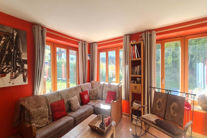 Spacious Chalet Near Ski Slopes - Vénosc