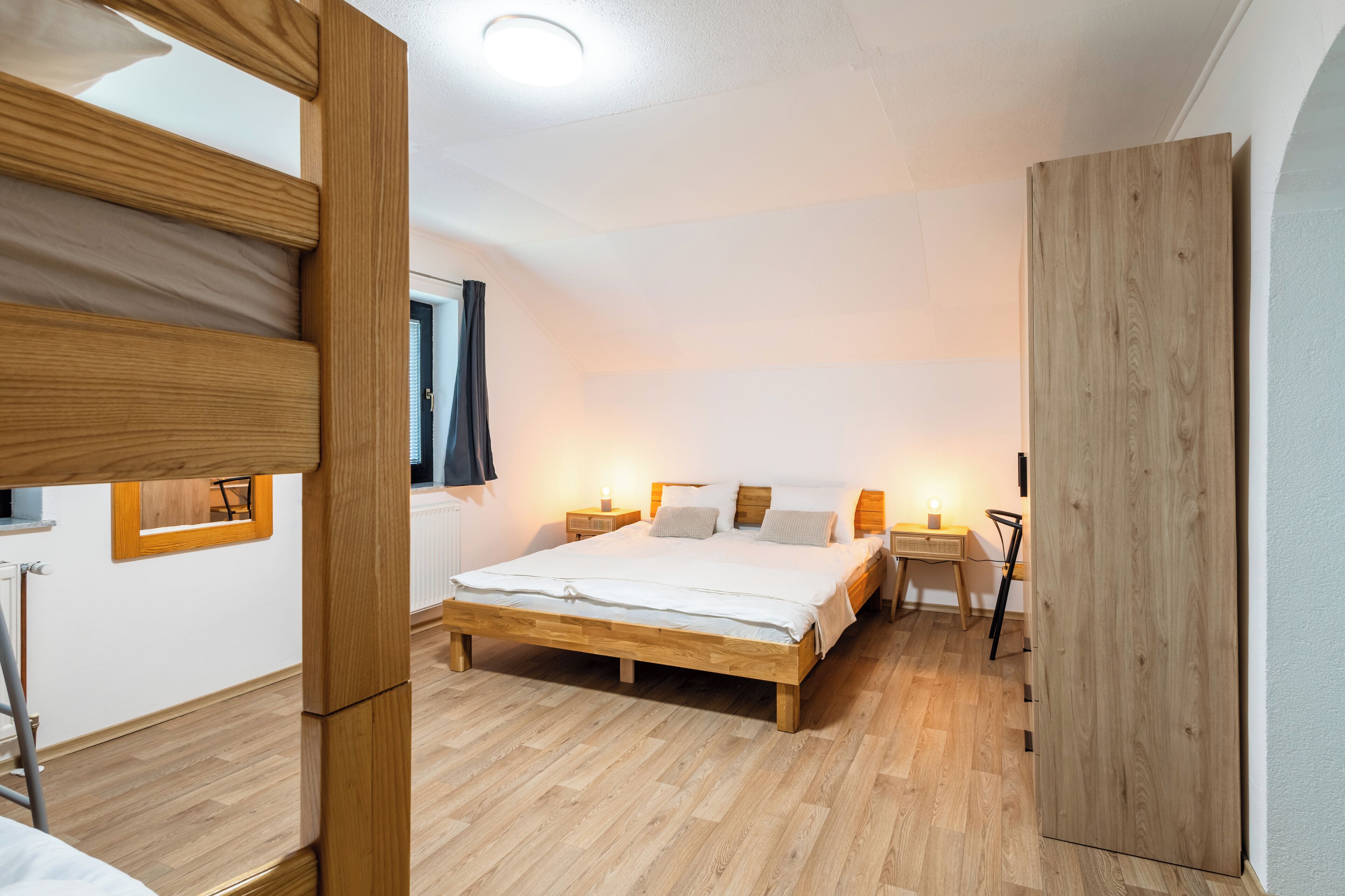 2 Schlafzimmer, Zimmersafe, Bügeleisen/Bügelbrett, kostenloses WLAN