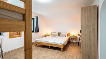 2 Schlafzimmer, Zimmersafe, Bügeleisen/Bügelbrett, kostenloses WLAN