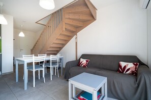 Smart TV - Villa Near Valras Beach (Valras-Plage)