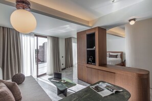 Studio Suite Grand | Area keluarga | Smart TV
