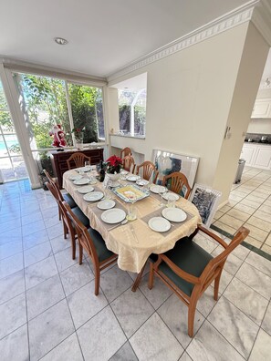 Dining - Templestowe Luxe Retreat | Pool, Tennis Court & Private Oasis (Templestowe)