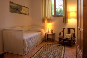 13 bedrooms, iron/ironing board, WiFi, bed sheets