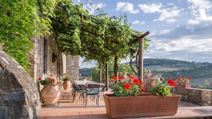 Outdoor dining - My Exclusive Italy - Authentic Chianti's Villa with Private Pool and view (Panzano In Chianti)