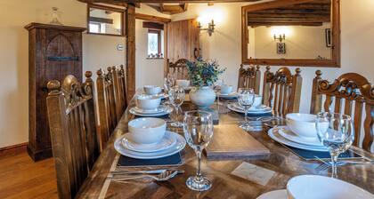 The Threshing Barn-Stunning 5 BD Retreat