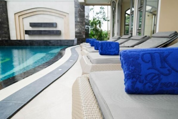 Outdoor pool - LK Grand Empire (Pattaya)