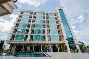 Unclassified image, 2 of 28, button - LK Grand Empire (Pattaya)