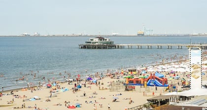 Spacious studio with sea view