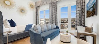 Wayfinder | On Dickson Street | Unmatched Views!