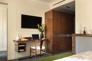 1 bedroom, iron/ironing board, internet, bed sheets