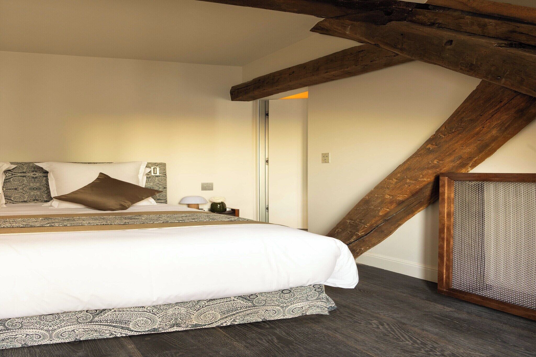 1 chambre, bureau, fer et planche à repasser, Wi-Fi gratuit